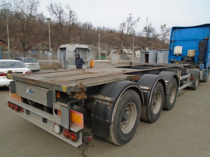 Полуприцеп контейнеровоз LAG 039760